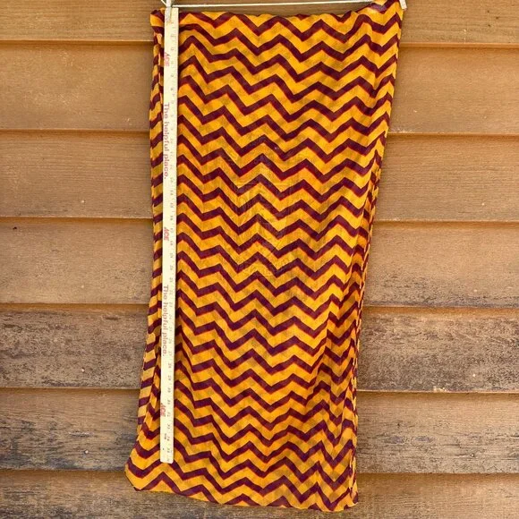 Vintage Y2K Harry Potter Gryffindor Infinity Scarf Chevron Pattern Yellow & Red - Picture 5 of 16